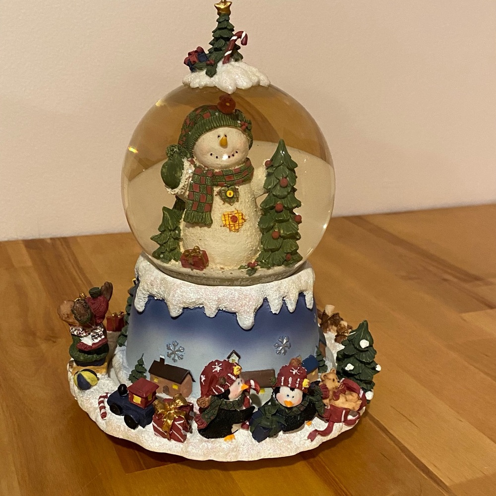 Christmas Snowman Snow Globe